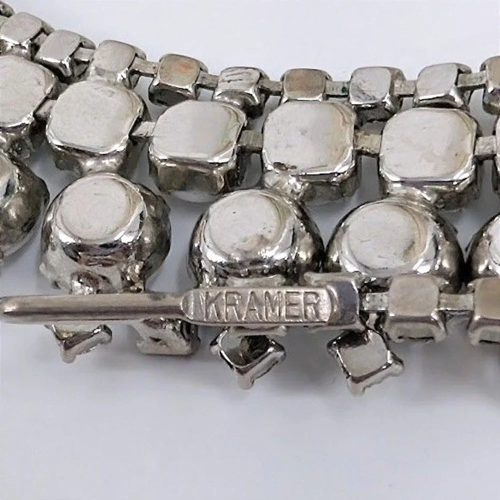 VTG Kramer New York Milk Glass Bib Necklace Choker Clear Rhinestone Silver‎ Tone